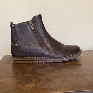 Brown womens boots